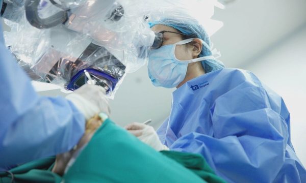 Sau điều trị ung thư vú bao lâu có thể tái tạo ngực?