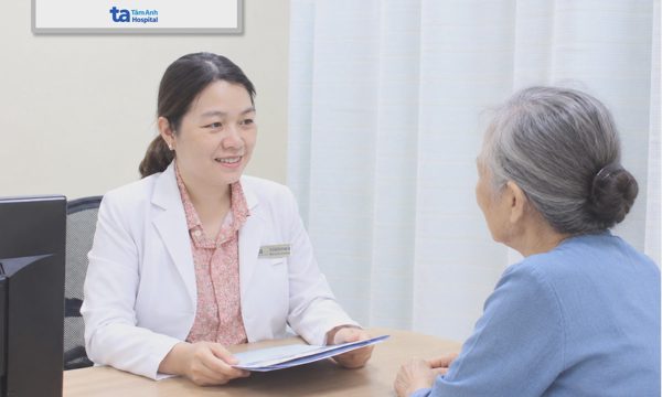 Sau mãn kinh có mắc bệnh phụ khoa?