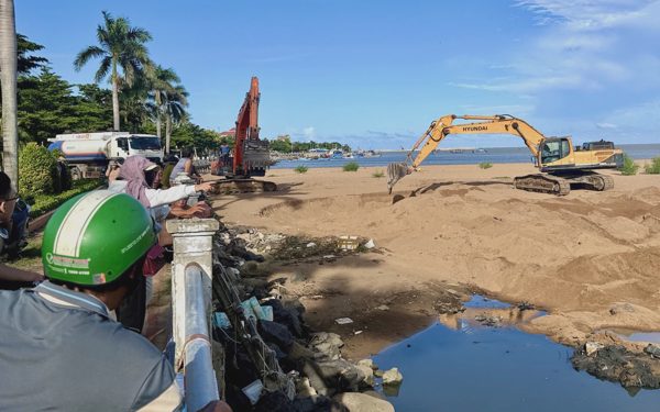 Sau nhiều năm xuống cấp, kè cửa biển Tuy Hòa được sửa chữa