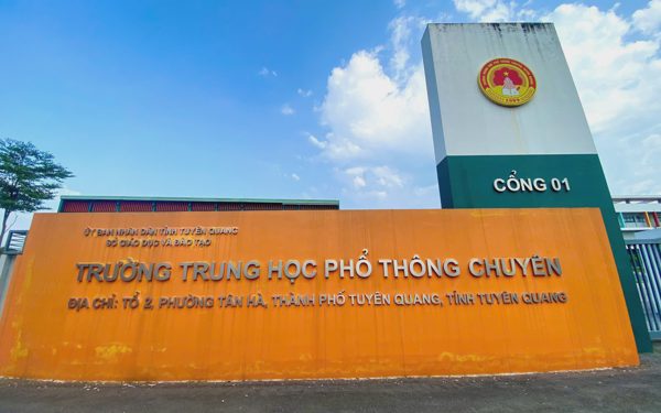 Sau thi lần 2, thêm 8 học sinh chuyên Tuyên Quang đỗ trường nhân văn, y dược