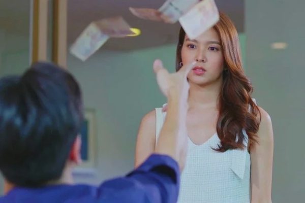 Sau tuần trăng mật, tôi chết lặng khi nghe lén chồng nói chuyện với mẹ