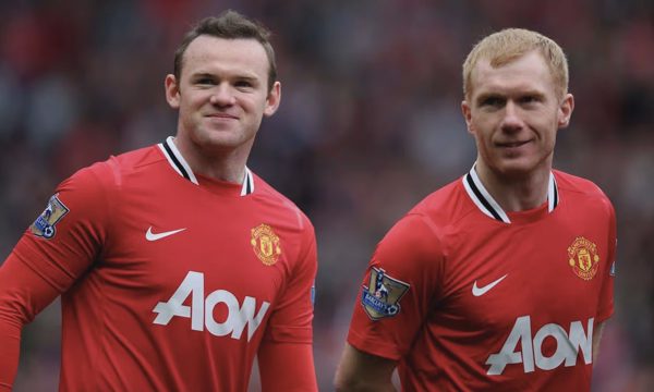 Scholes đi ngược quan điểm của Rooney về Man City