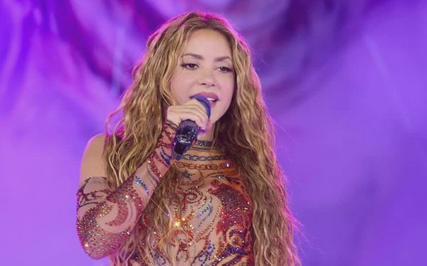 Shakira lập kỷ lục với tour diễn mới