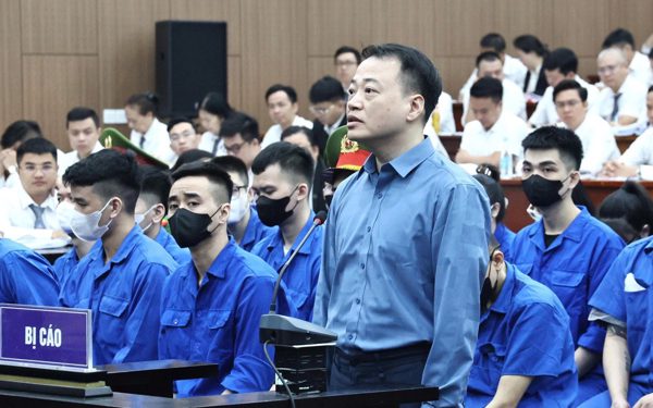 Shark Bình nói 2 cấp dưới 'vô tình phạm tội', xin cứu xét nữ nhân viên bị ung thư