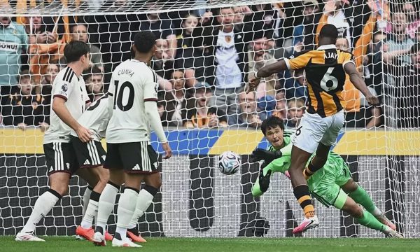 Shearer: 'Man Utd tệ hại ở mọi vị trí'
