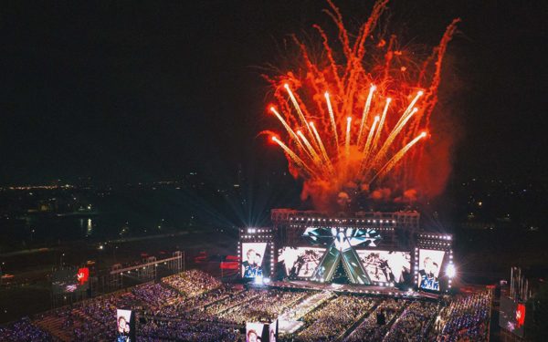 Show hot nối tiếp concert: DatVietVAC bước vào 'mùa thu hoạch'