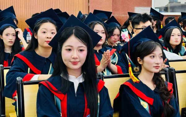Siết tình trạng 'lạm phát' điểm số trong trường đại học