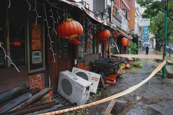 Siêu bão mạnh nhất năm quét qua Đài Loan