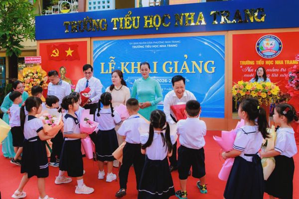 "Siêu trường" hơn 10.500 học sinh bố trí 13 hiệu phó, giáo viên thế nào?