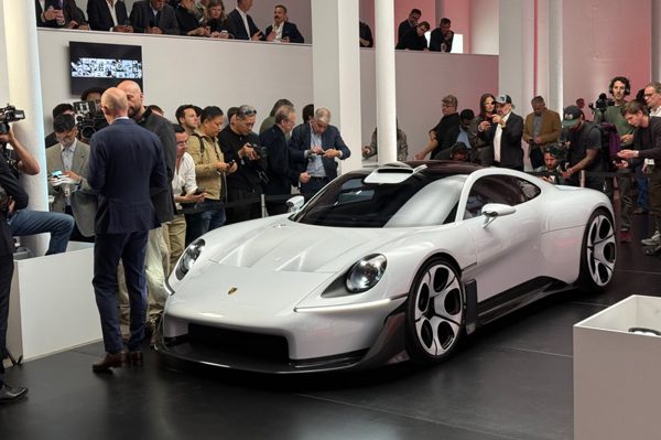 Siêu xe đầu bảng mới của Porsche lộ diện