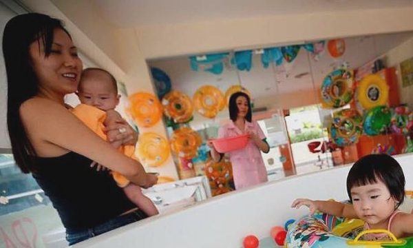 Singapore mạnh tay rót tiền, người trẻ vẫn ngại đẻ