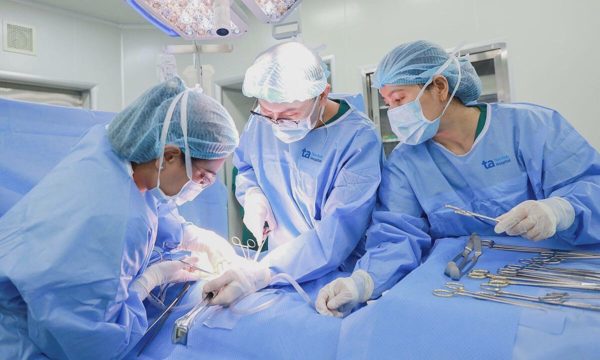 Sinh mổ kết hợp bóc u xơ và triệt sản