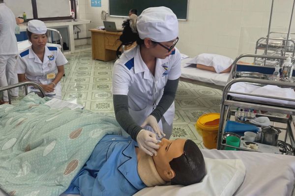 Sinh viên được hỗ trợ đến 6 triệu đồng/tháng, xem xét tuyển dụng