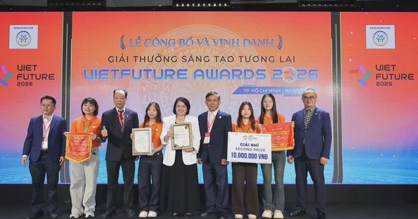Sinh viên FPT Polytechnic tỏa sáng tại VietFuture Awards 2026