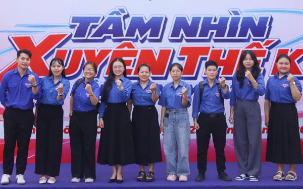 Sinh viên học lý luận chính trị qua sân chơi Tầm nhìn xuyên thế kỷ