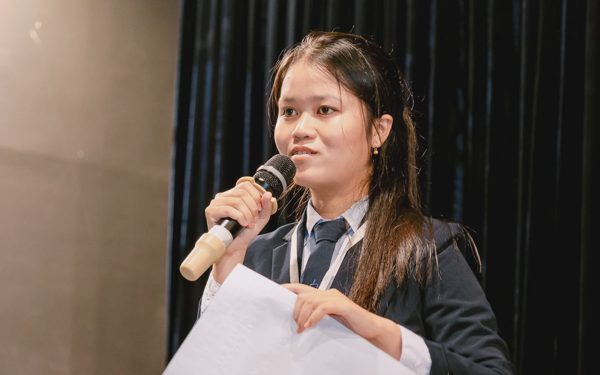 Sinh viên lập hồ sơ, đến doanh nghiệp 'đấu thầu' tour gần 2 tỉ đồng