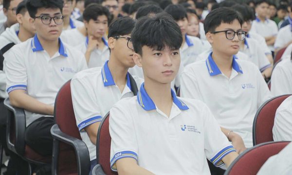 Sinh viên phản ứng vì điểm rèn luyện 'bất ngờ' lao dốc