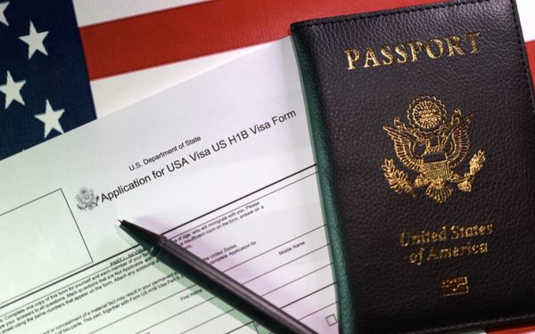 Sinh viên quốc tế bất bình trước việc Mỹ tăng phí H-1B và chương trình OPT
