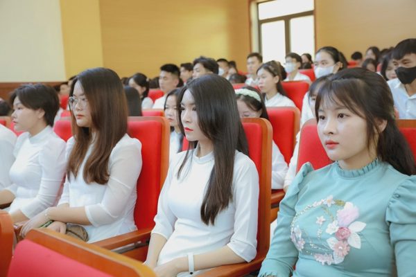 Sinh viên sư phạm đi học thạc sĩ ở nước ngoài có phải bồi hoàn học phí?