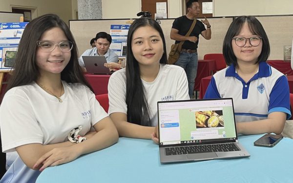 Sinh viên sư phạm làm chatbot AI hỗ trợ nông dân trồng sầu riêng