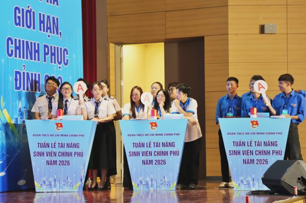 Sinh viên "trình làng" ý tưởng đồng hồ cảnh báo ô nhiễm