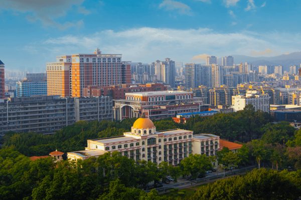 Sinh viên y khoa tử vong tại trường, gia đình bác tin đồn về thầy hướng dẫn
