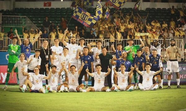 SLNA lên đỉnh bảng V-League 2026-2027