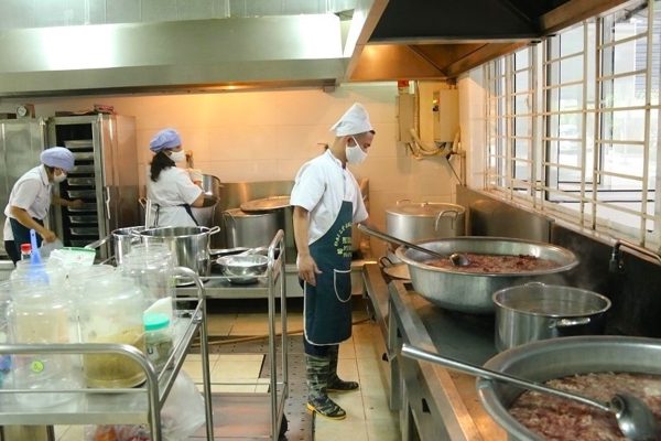 Sở GD-ĐT Hà Nội đề nghị rà soát toàn bộ phương án tổ chức bữa ăn bán trú