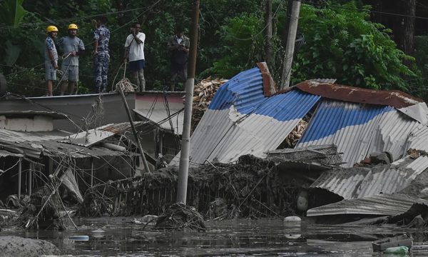 Số người chết trong lũ quét Nepal tăng lên gần 600