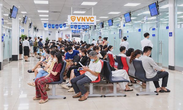 Số người tiêm vaccine não mô cầu tăng đột biến