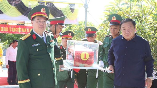 Sơn La tổ chức trang trọng lễ viếng và truy điệu, an táng 2 liệt sĩ