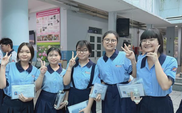 Son môi và wifi: Những 'định nghĩa' bất ngờ của học sinh về trường học hạnh phúc