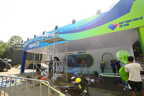 Sóng Festival 2026: Gần 70 gian hàng dần thành hình trên phố đi bộ Trần Nhân Tông
