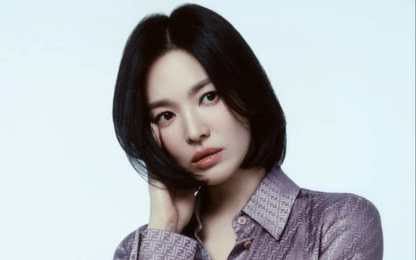 Song Hye Kyo theo đuổi phong cách 'tiểu thư tài phiệt'
