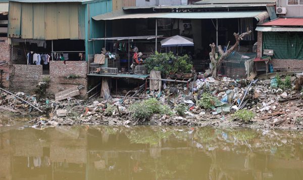 Sông Nhuệ, sông Đáy nhiều năm chưa sạch vì 'cha chung không ai khóc'