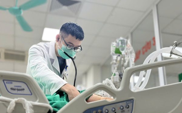 Sốt, mất khứu giác, vị giác, có người hỏi 'có phải do COVID không?'
