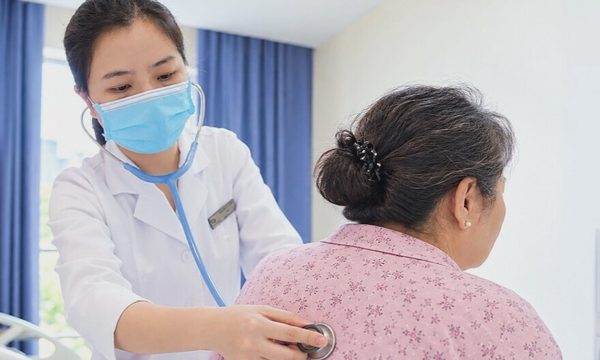 Sốt xuất huyết trở nặng sau ba ngày tự điều trị tại nhà