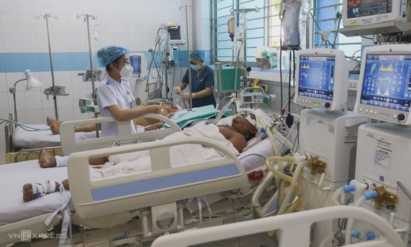 Sốt xuất huyết vào chu kỳ tăng mạnh, cảnh báo đỉnh nhập viện tháng 8–11