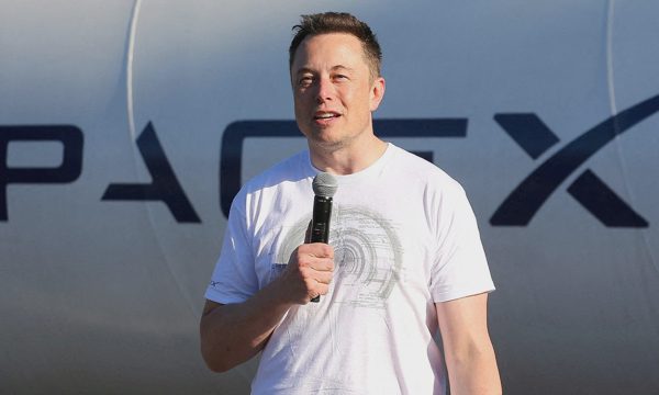 SpaceX 'chi 8 tỷ USD, sắp trở thành nhà mạng di động'