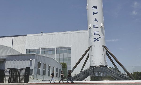 SpaceX đề xuất tăng 20% lương cho nhân viên trung tâm dữ liệu