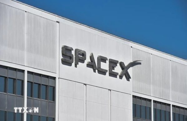 SpaceX và Blue Origin rút khỏi Hội nghị thượng đỉnh Không gian vũ trụ