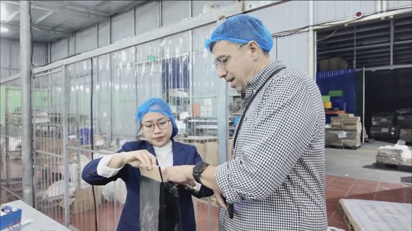 Startup Việt phát triển bao bì tự phân hủy từ bột ngô, bột sắn