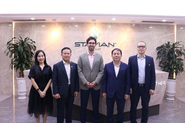 Stavian trao đổi với chuyên gia RAND về hạ tầng siêu trí tuệ