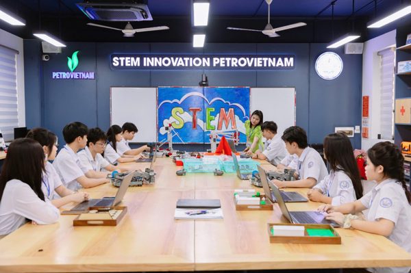 Stem Innovation Petrovietnam sau một năm triển khai: Đổi mới cách dạy, khơi mở cách học
