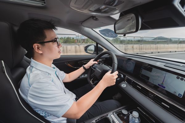 Sử dụng đồng tiền chân chính mua ô tô phục vụ gia đình không gọi là sĩ diện