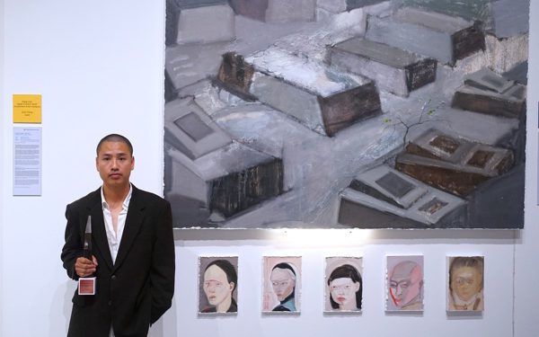 ‘Sự sống, sự chết và đèn neon’ đoạt giải UOB Painting of the Year 2026