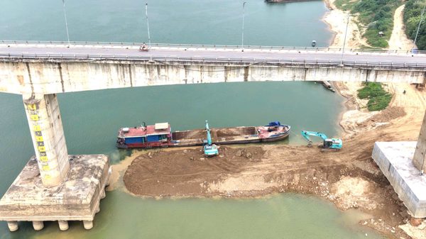 Sửa cầu sông Lô chậm tiến độ, nhà thầu không chấp hành chỉ đạo của tỉnh Phú Thọ