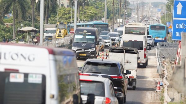 Sửa chữa cầu Thăng Long, thi công ban đêm để giảm ùn tắc