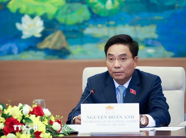 Sửa đổi toàn diện Luật Nuôi con nuôi nhằm hoàn thiện cơ chế bảo vệ trẻ em