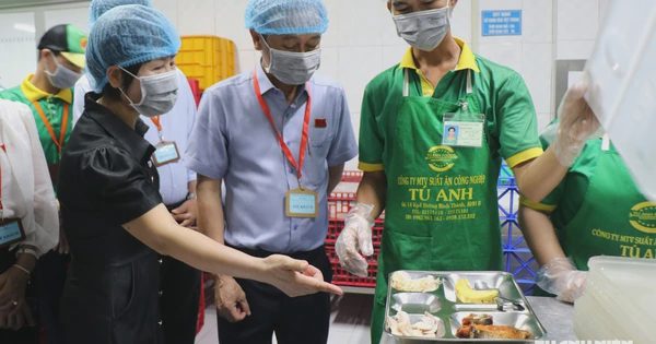 Sửa luật An toàn thực phẩm: Doanh nghiệp lo thủ tục, phường 'rối' quản vỉa hè